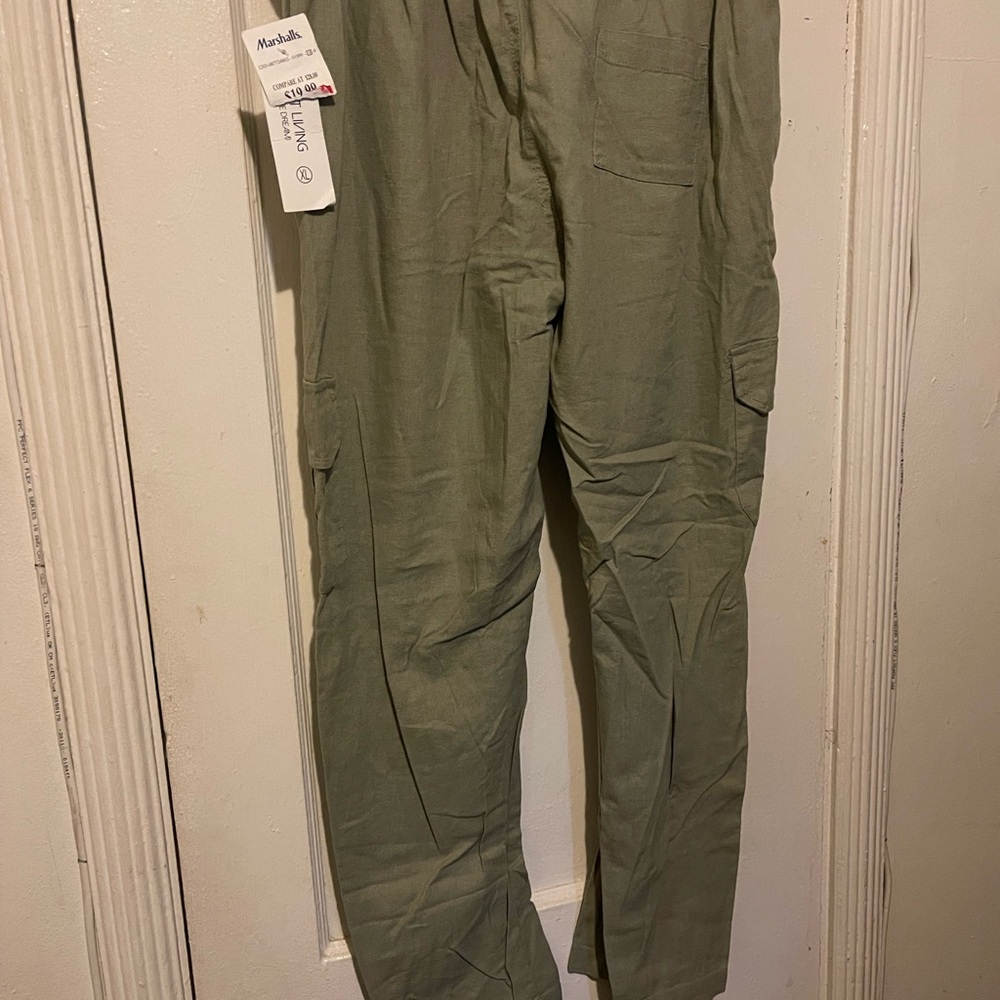 Woman’s  Olive Green Cargo Pants